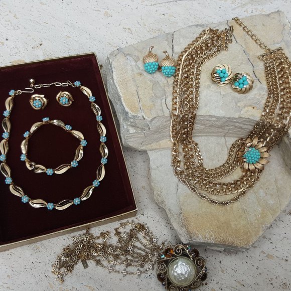 Vintage Loved Designer Jewelry - Picture 12 of 16